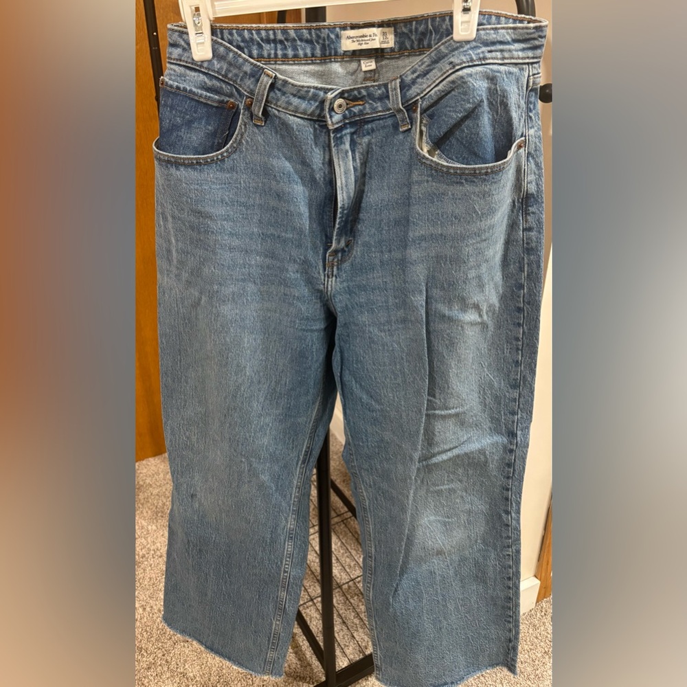 Abercrombie & Fitch Curve Love Relaxed Fit Blue Jeans